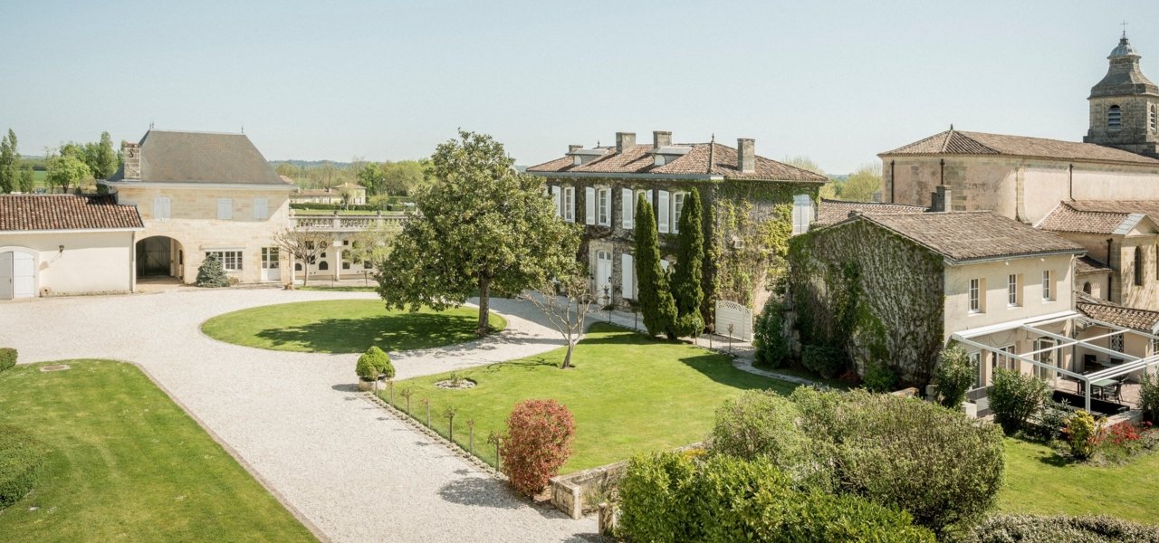 Courtyard of the Château Prieuré-Lichine - Wine Paths